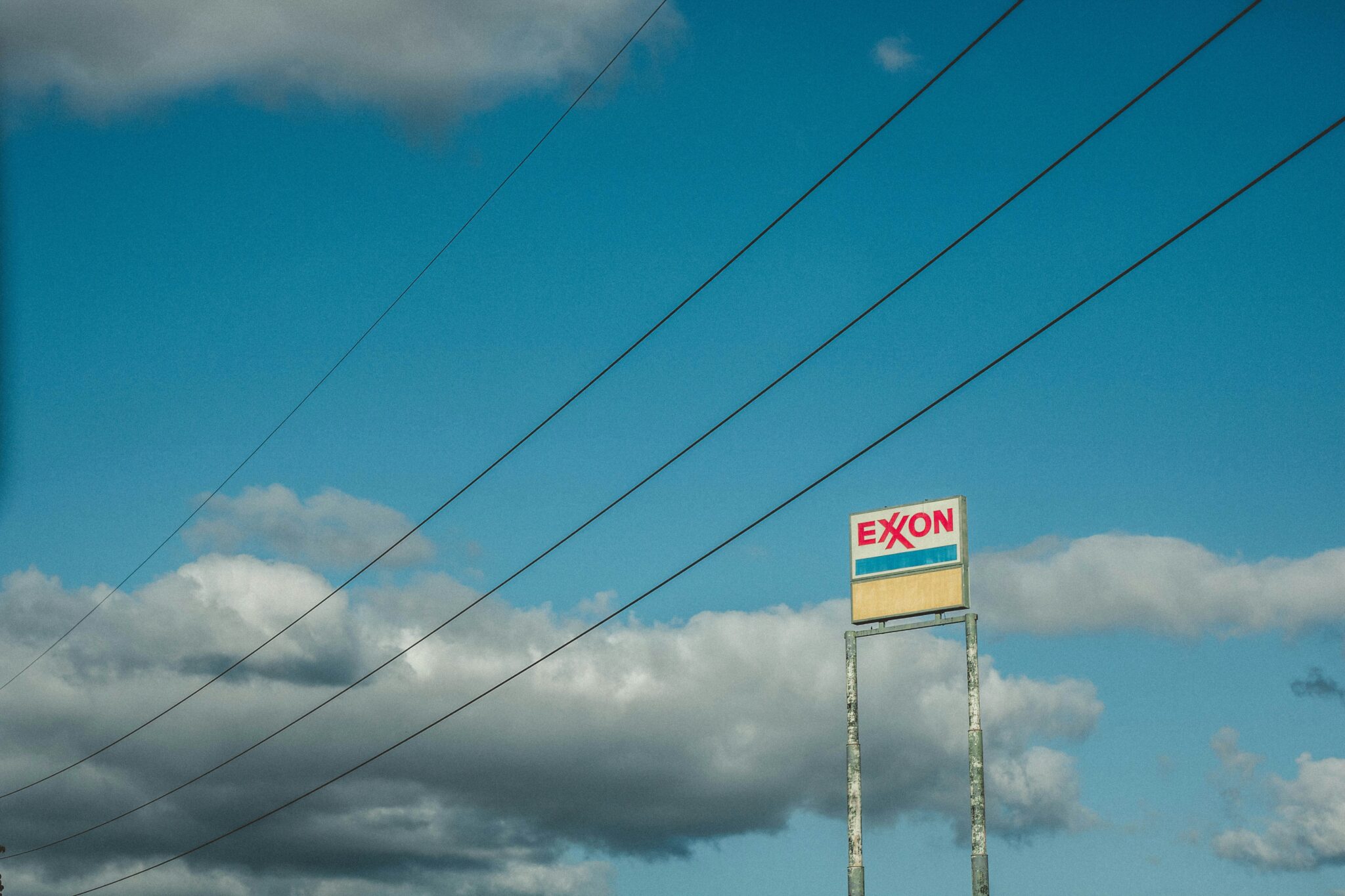 Exxonit Logo Exxon Mobil Logo: Meaning, History, Design Influences, and Evolution ...