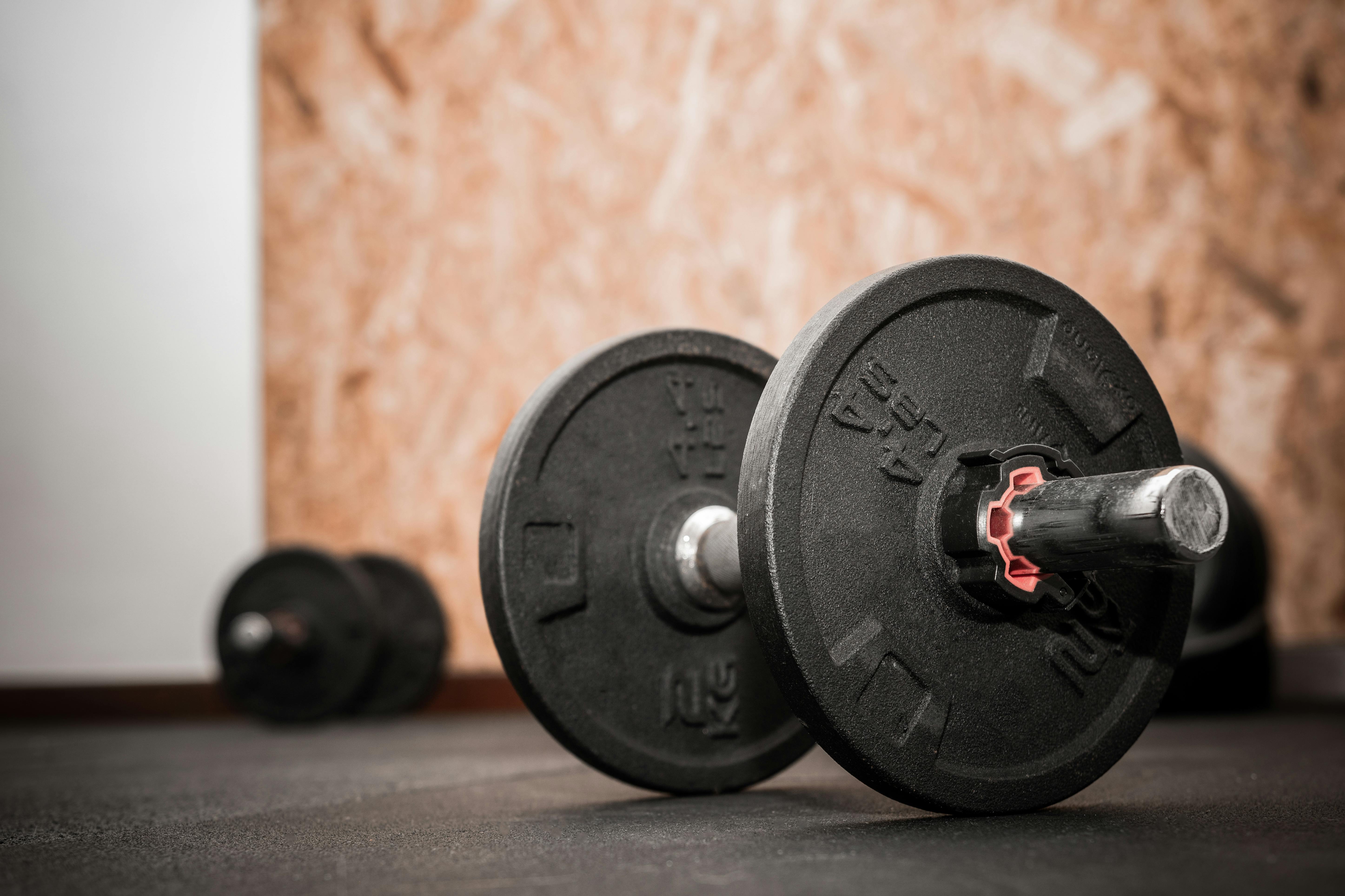 Close-up of 4.4lbs or 2Kg loadable dumbbell