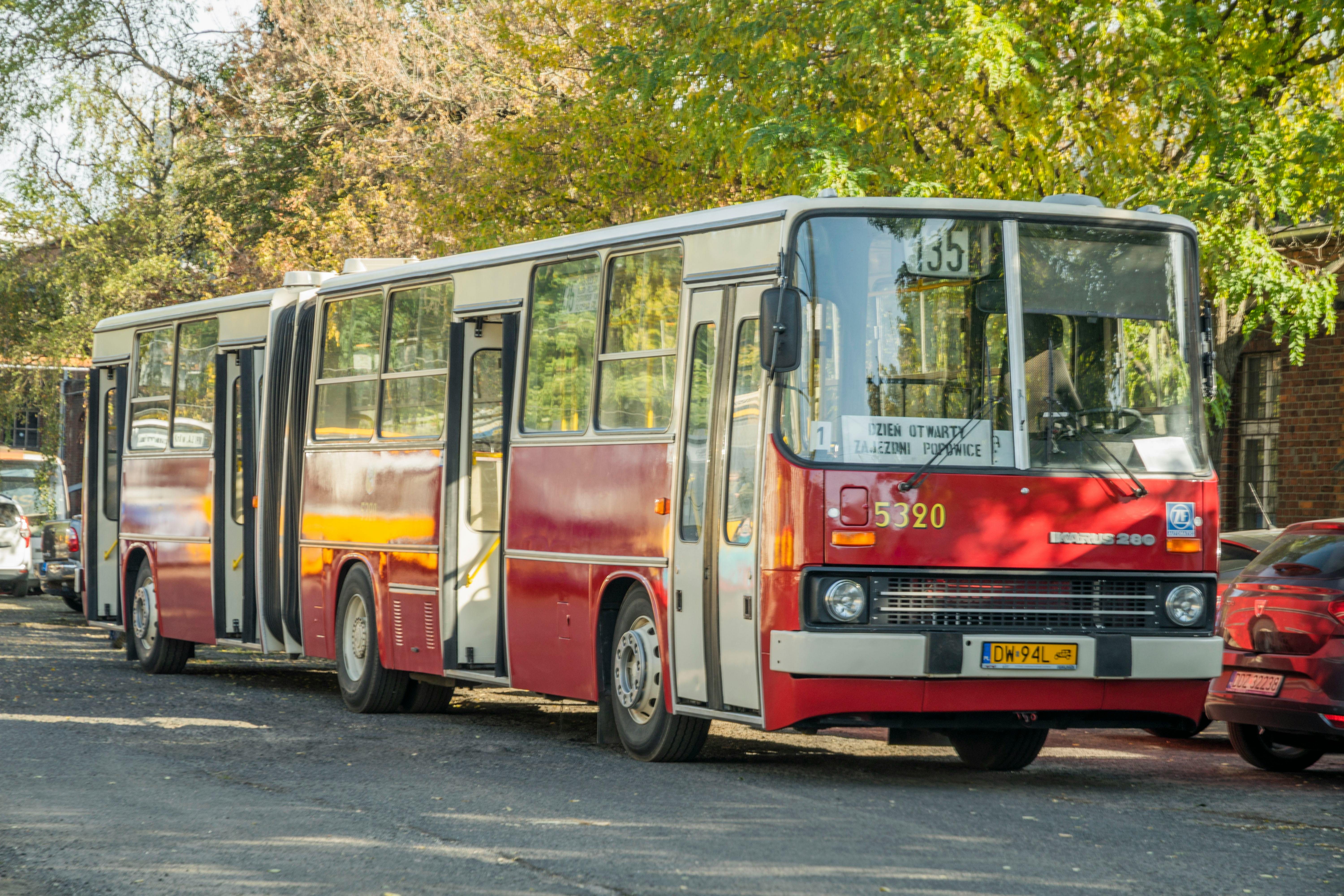 Autobus miejski Ikarus