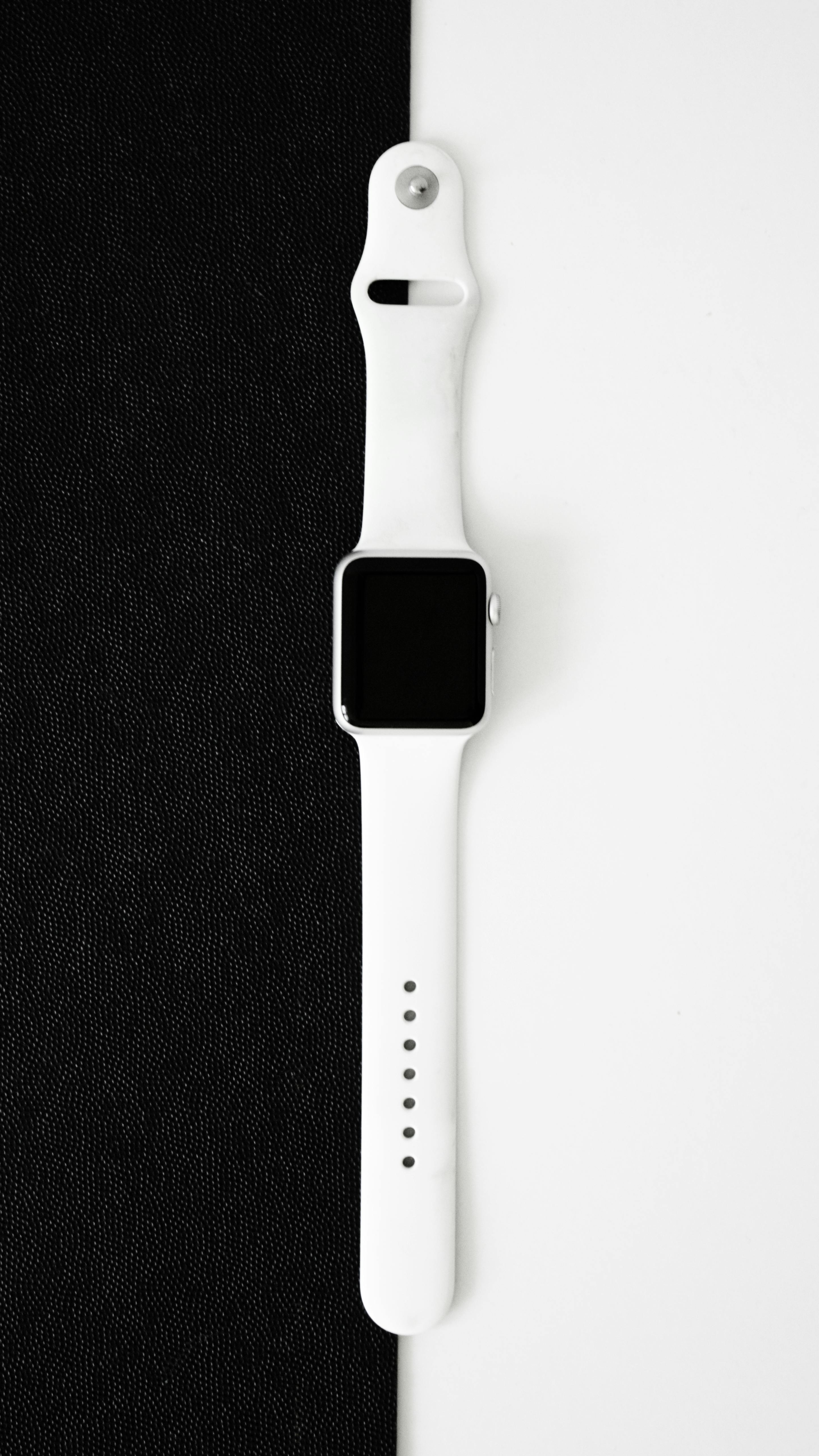 Silver Aluminum Case Apple Watch With White Sport Band