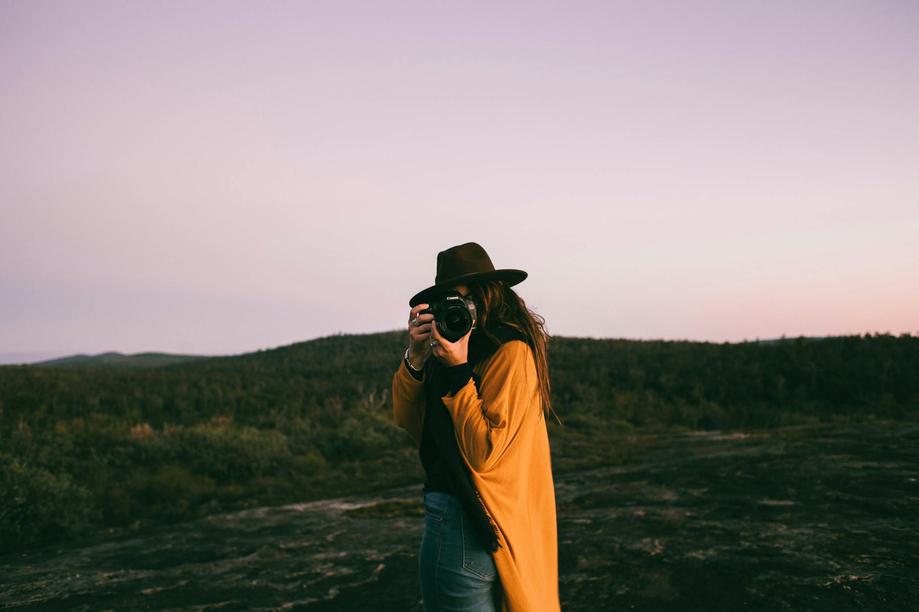 Woman wearing a stylish hat