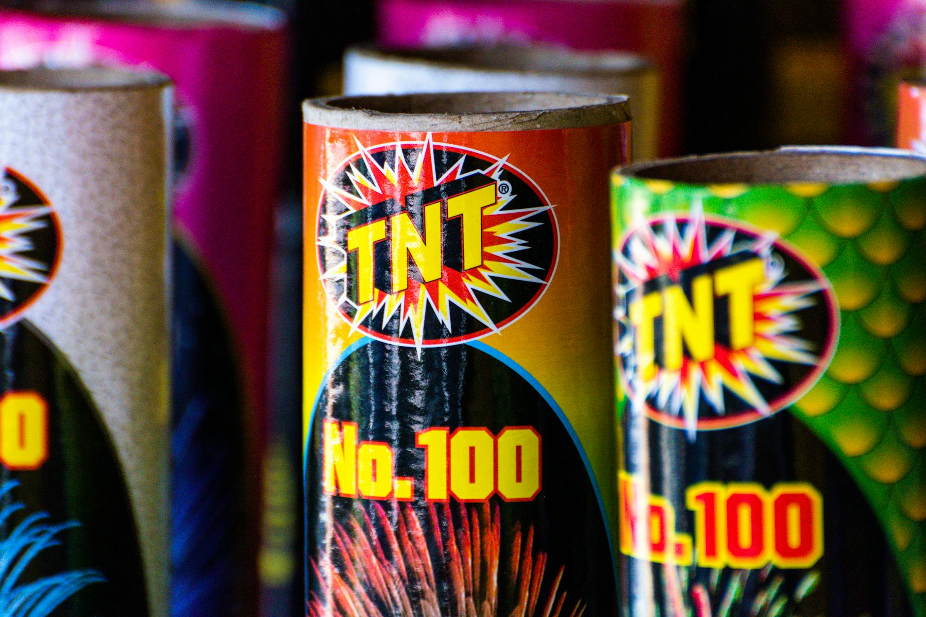 No. 100 TNT Tube Firework